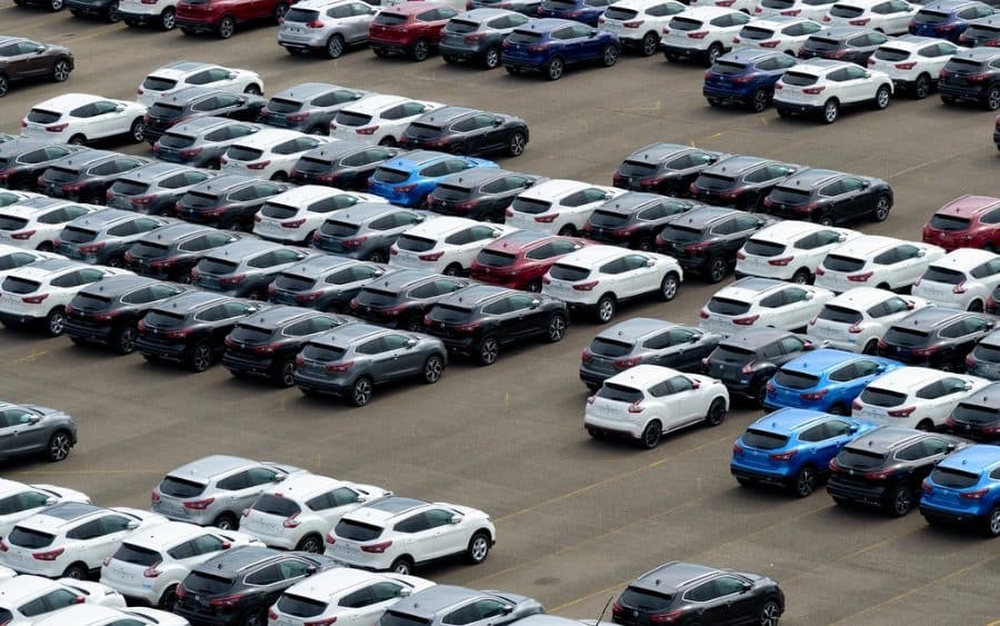 İkinci el araç alırken sigorta kontrolü yapılan galeri otoparkı